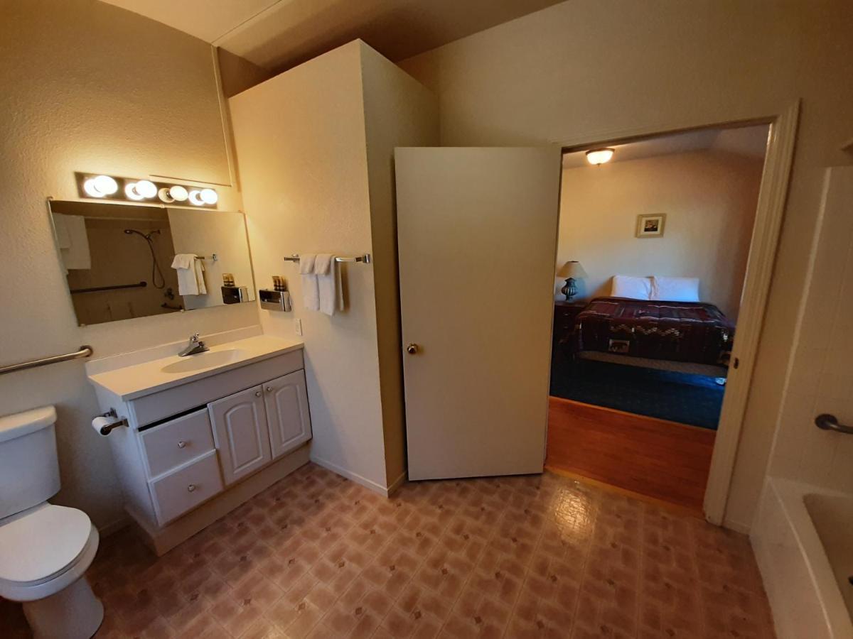 Alta Sierra Village Inn Grass Valley Room photo